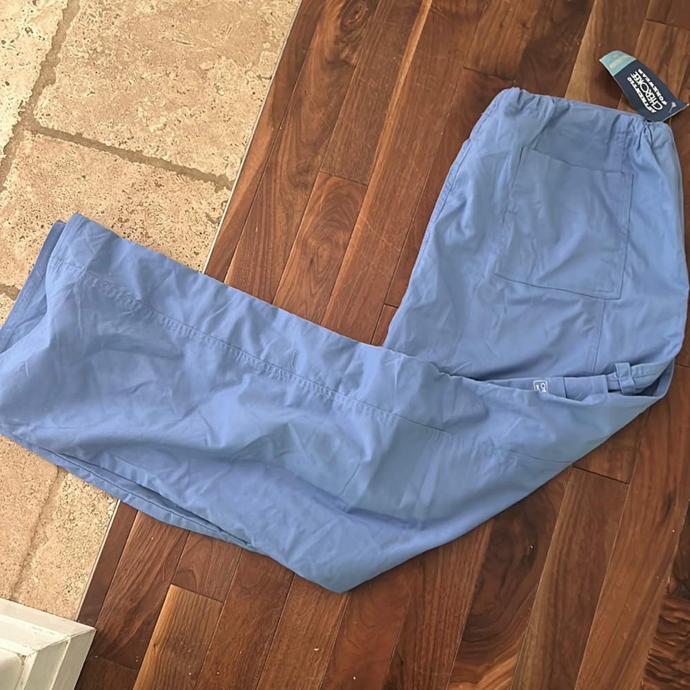 Size large scrubs